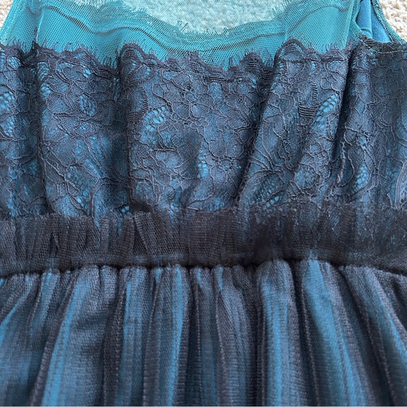 ModCloth | Lace & Mesh Formal Dress - Picture 3 of 5